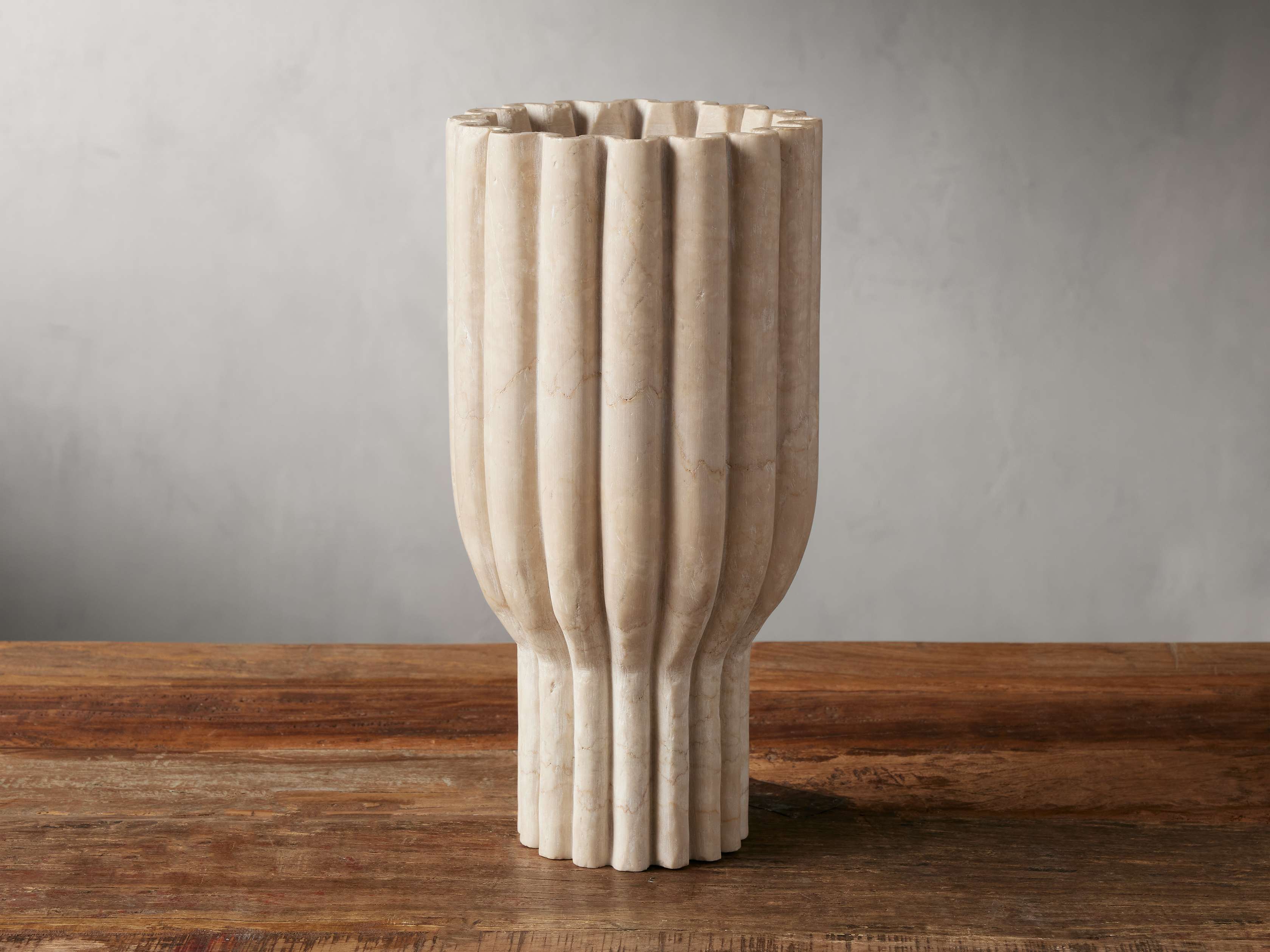 Edel Ruffle Vase in Cream – Arhaus